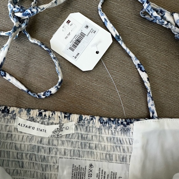 Altar'd State Blue and White Floral large Camisole nwt - Picture 4 of 10